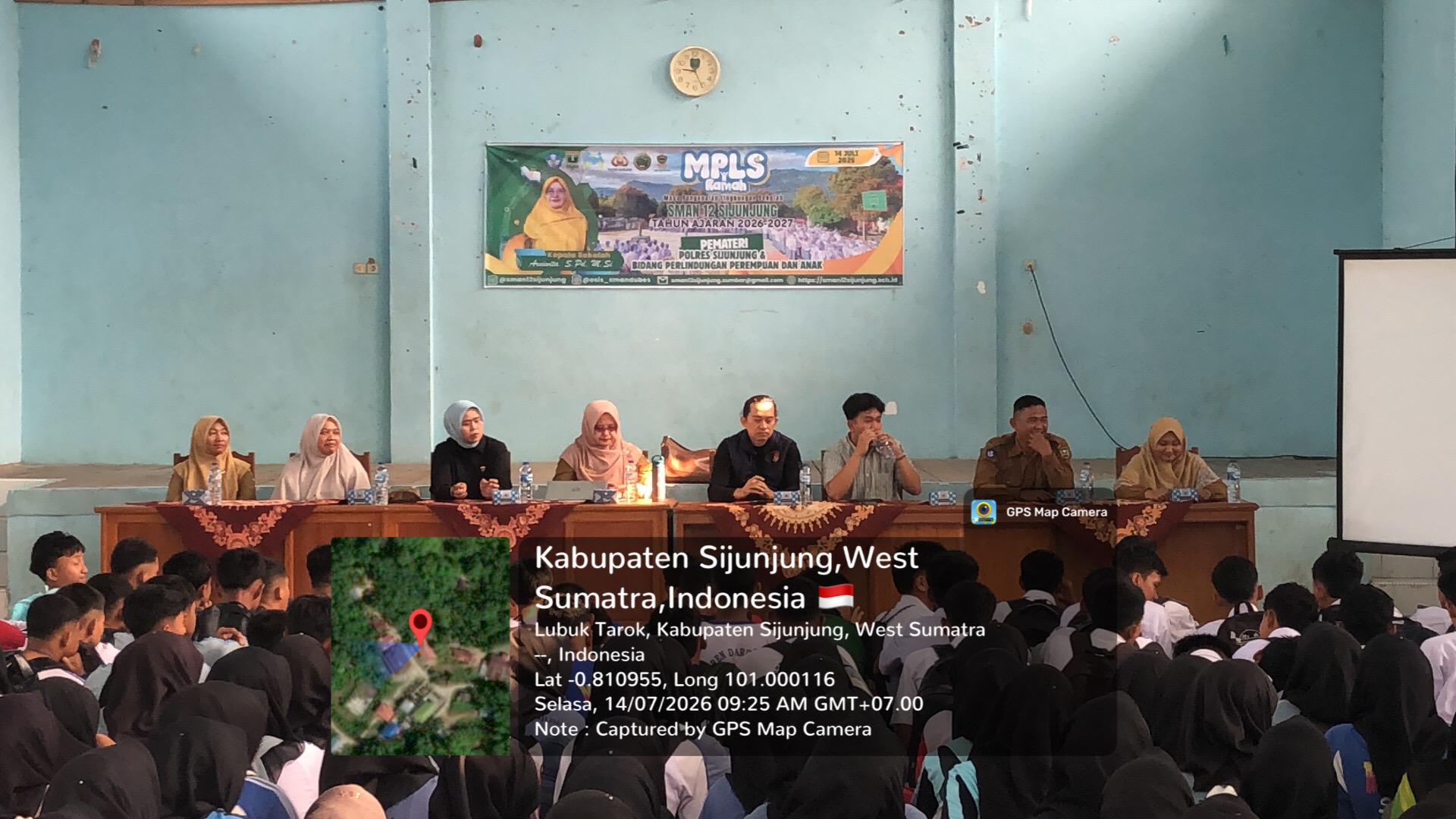 Hari Kedua MPLS Ramah SMAN 12 Sijunjung Diisi Edukasi dari POLRES Sijunjung dan Perlindungan Perempuan dan Anak - foto 4