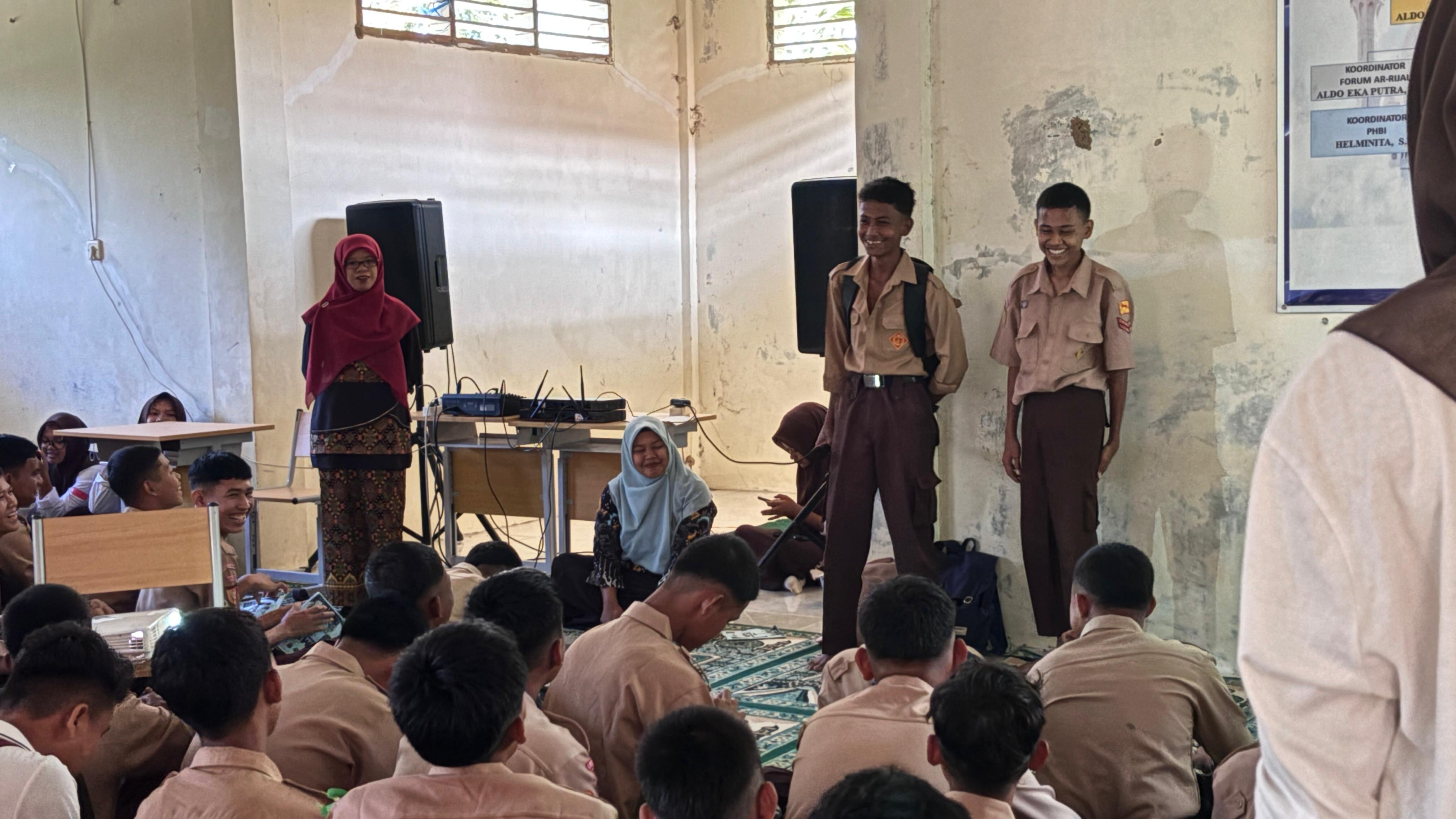 Hari Keempat MPLS Ramah SMAN 12 Sijunjung Diisi Pagi Ceria, Pengenalan Kurikulum, Edukasi BK, dan Sosialisasi Ekstrakurikuler - foto 4