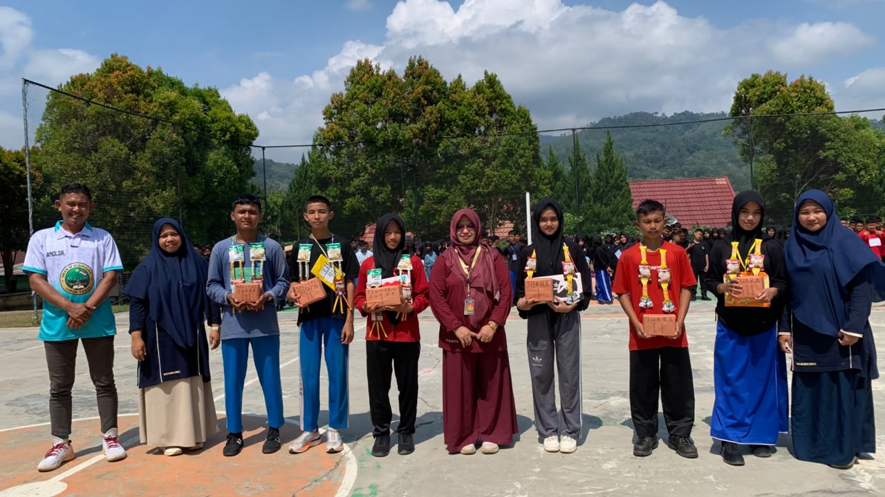 Hari Terakhir MPLS Ramah SMAN 12 Sijunjung Ditutup dengan Unjuk Karya, Pentas Seni, dan Apresiasi Peserta Didik Baru - foto 2