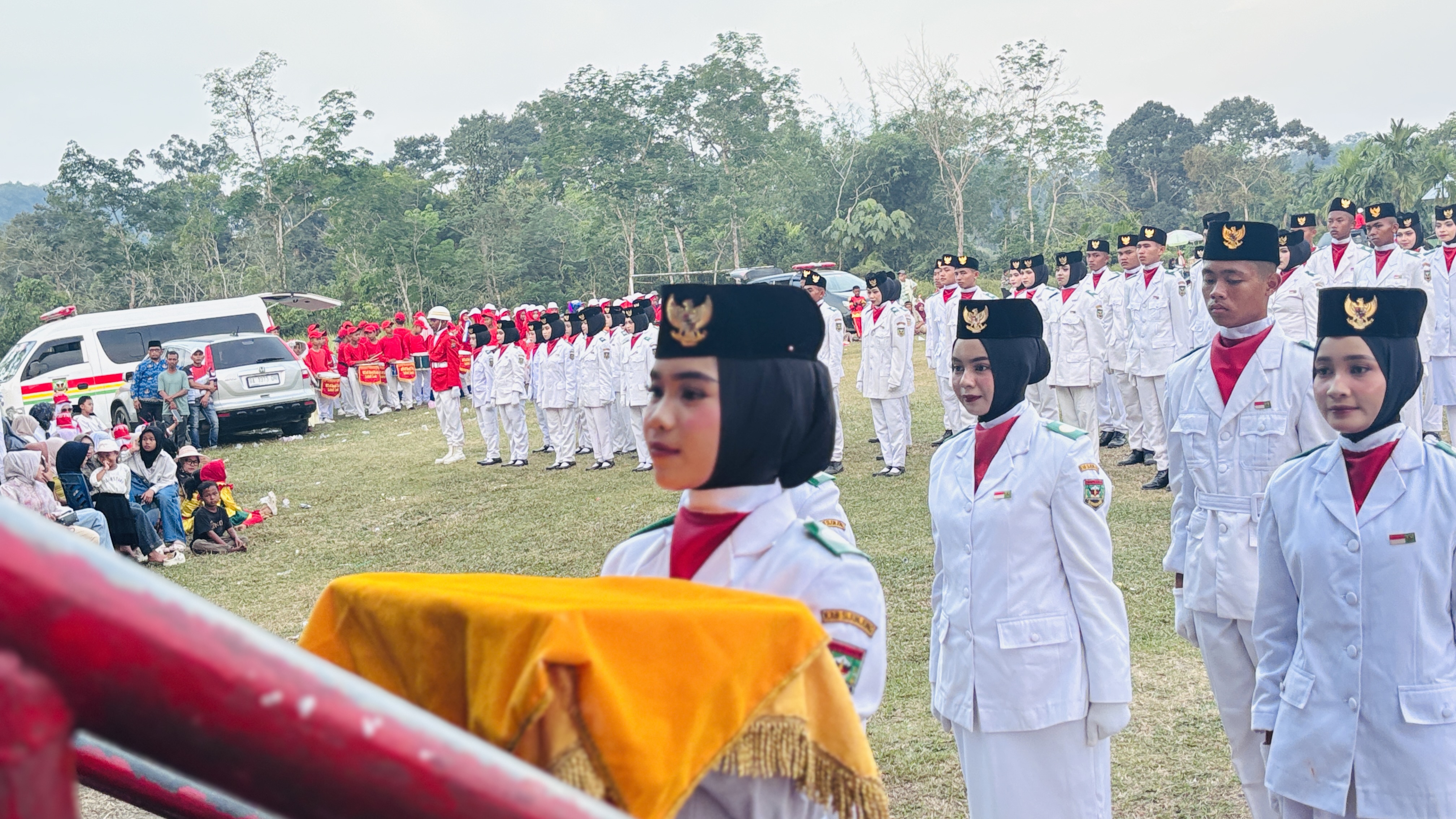Upacara Bendera HUT ke-81 Kemerdekaan Republik Indonesia di Kecamatan Lubuk Tarok - foto 4